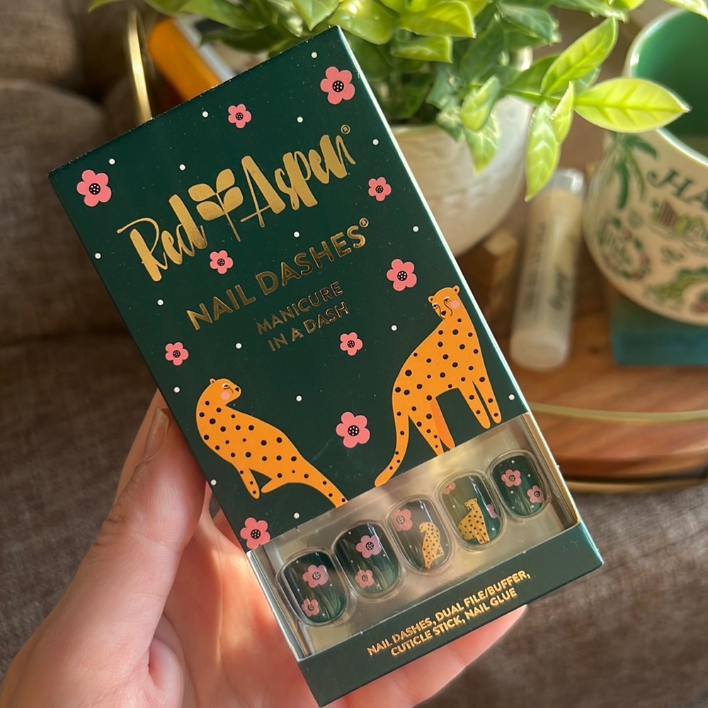 Soley and the Cheetah Red Aspen Nail Dashes